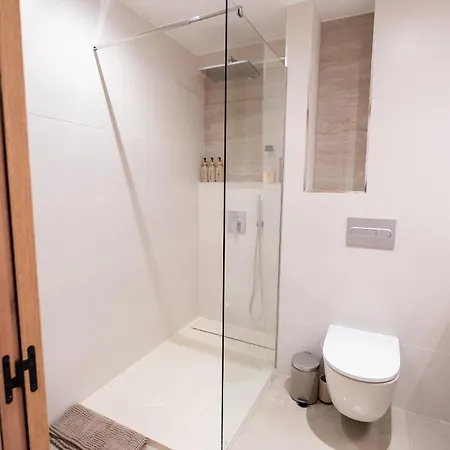 New Luxurious Arenal Apartment *